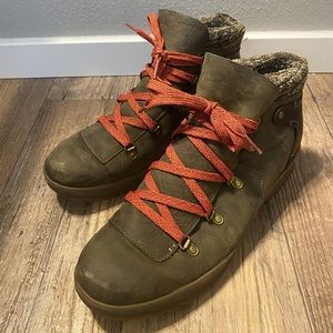 Merrell Shoes Hiking Boots | Eventyr Bluff | Brown and Red | Size 10